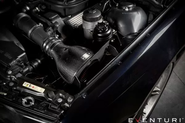 Eventuri Carbon Ansaugsystem für BMW E39 M5 Eventuri Carbon Ansaugsystem für BMW E39 M5